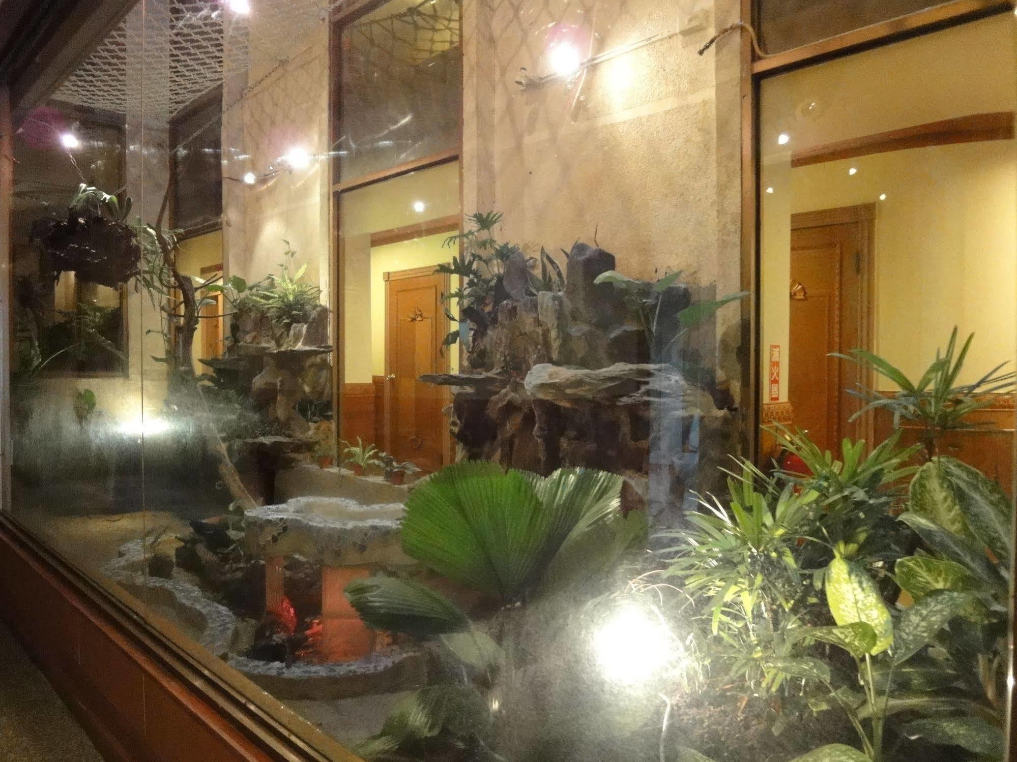 Hua Yue Hotel Taoyuan Exterior foto